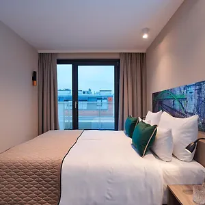 Leonardo West Hotel