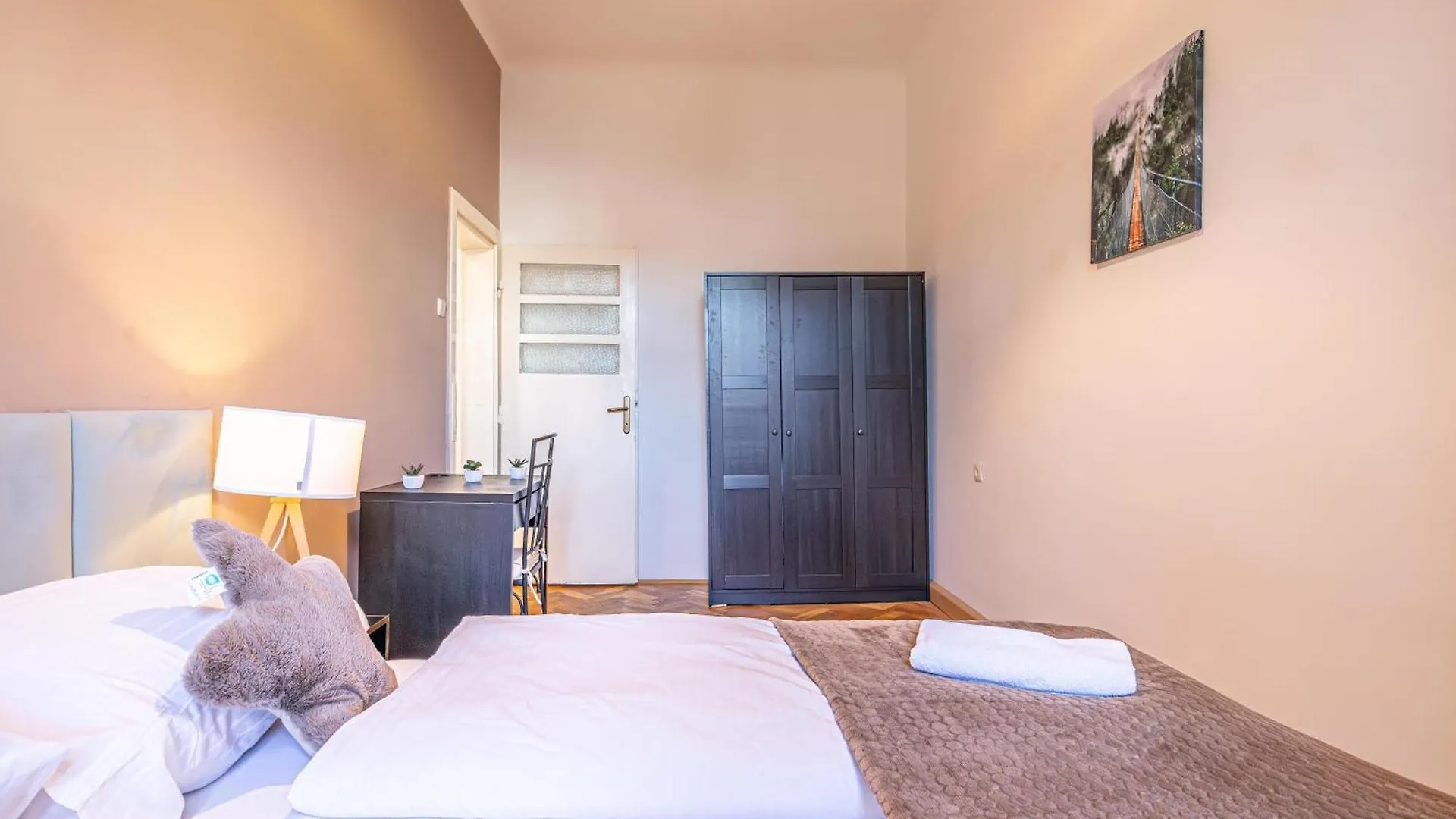 Cozy 2Br Apt Prime Vienna Location For Longstays Appartement