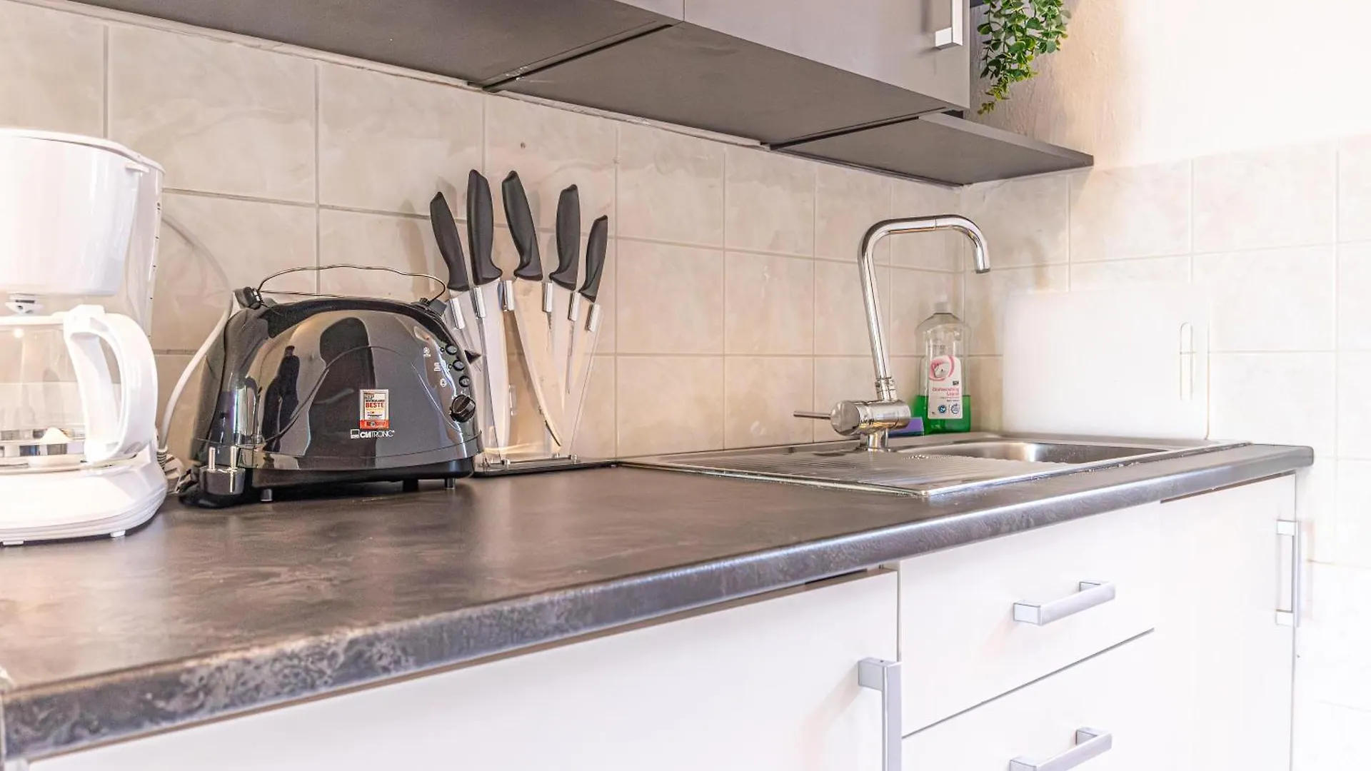 Cozy 2Br Apt Prime Vienna Location For Longstays