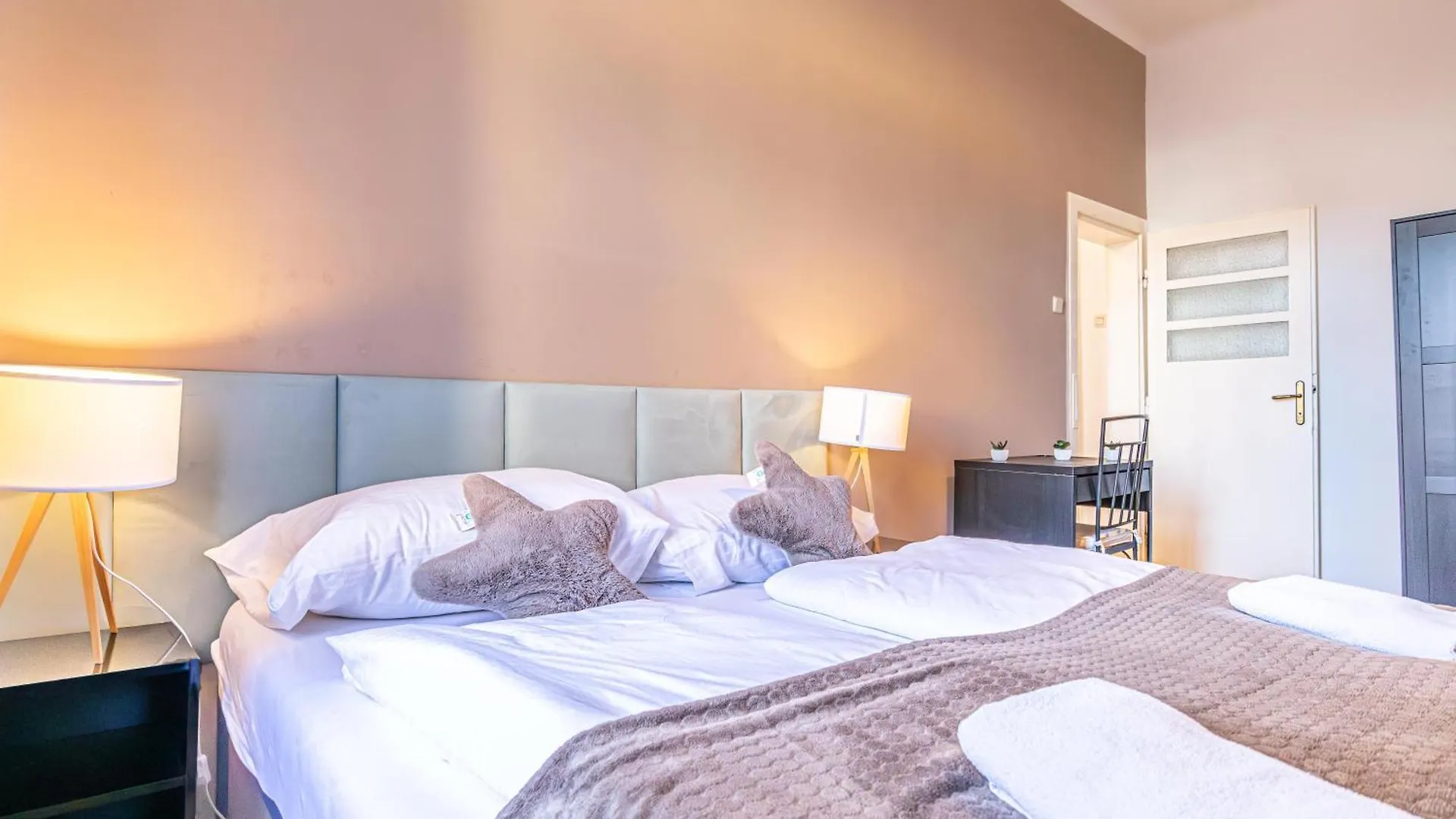 Cozy 2Br Apt Prime Vienna Location For Longstays 0*,